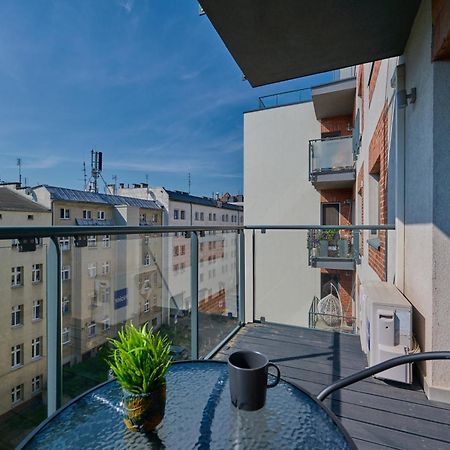 Stylish Kosciuszki Apartaments Near The Market Square With Free Garage Wroclaw By Noclegi Renters Esterno foto