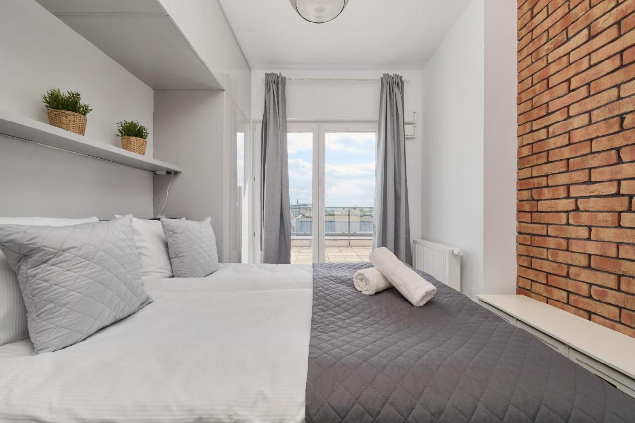 Stylish Kosciuszki Apartaments Near The Market Square With Free Garage Wroclaw By Noclegi Renters Esterno foto