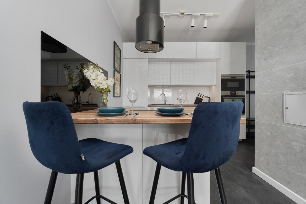 Stylish Kosciuszki Apartaments Near The Market Square With Free Garage Wroclaw By Noclegi Renters Esterno foto