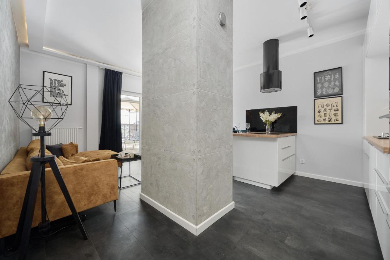 Stylish Kosciuszki Apartaments Near The Market Square With Free Garage Wroclaw By Noclegi Renters Esterno foto