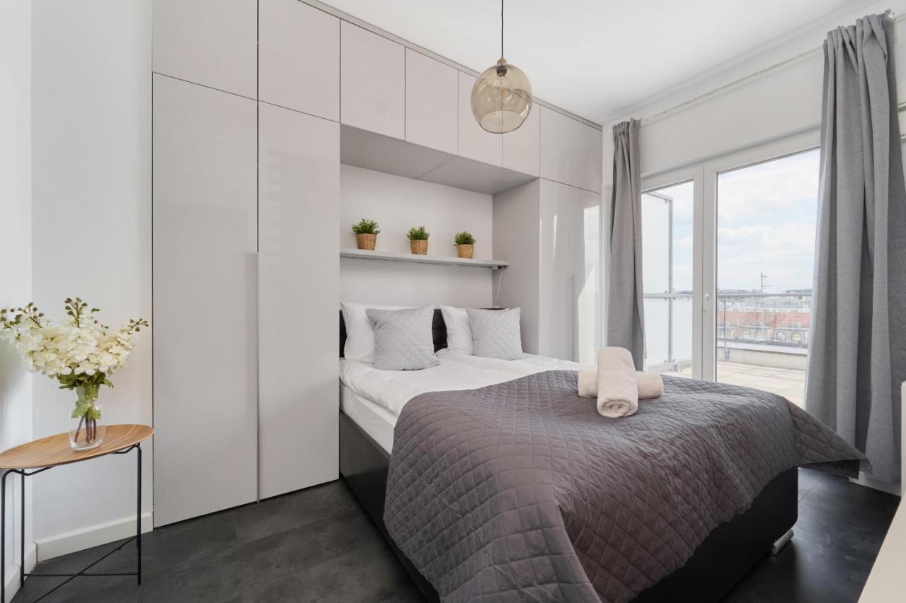Stylish Kosciuszki Apartaments Near The Market Square With Free Garage Wroclaw By Noclegi Renters Esterno foto
