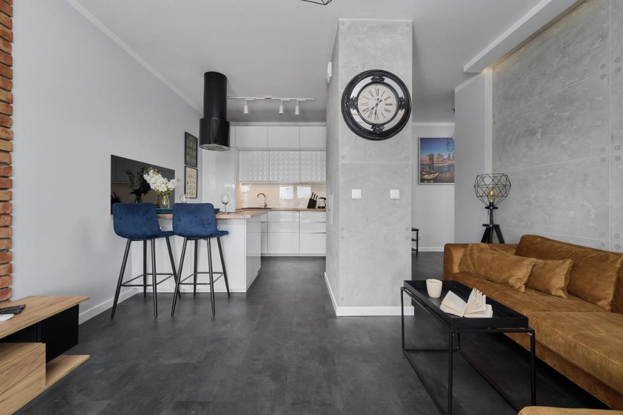 Stylish Kosciuszki Apartaments Near The Market Square With Free Garage Wroclaw By Noclegi Renters Esterno foto