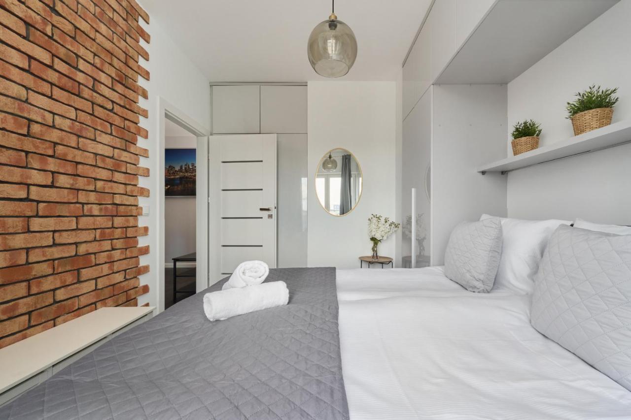 Stylish Kosciuszki Apartaments Near The Market Square With Free Garage Wroclaw By Noclegi Renters Esterno foto