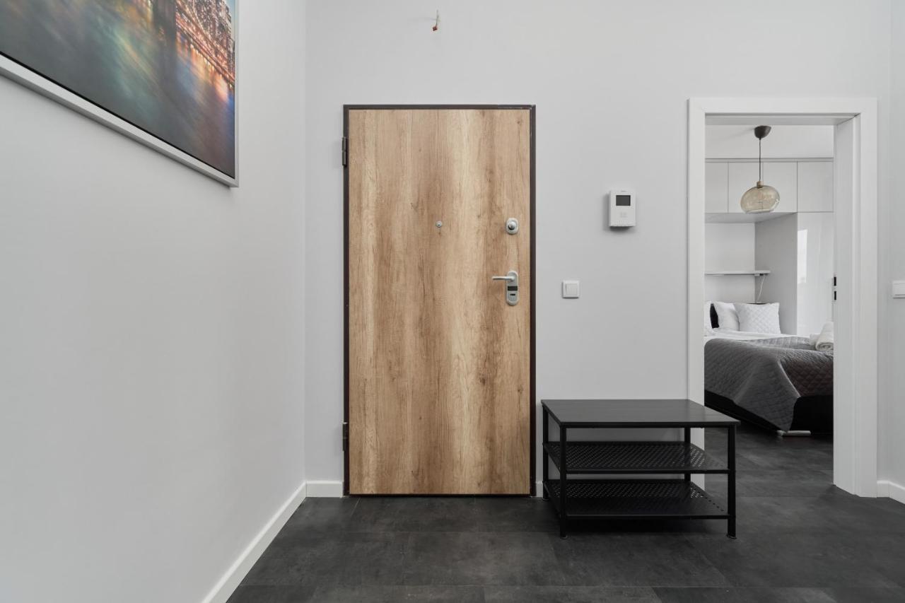 Stylish Kosciuszki Apartaments Near The Market Square With Free Garage Wroclaw By Noclegi Renters Esterno foto