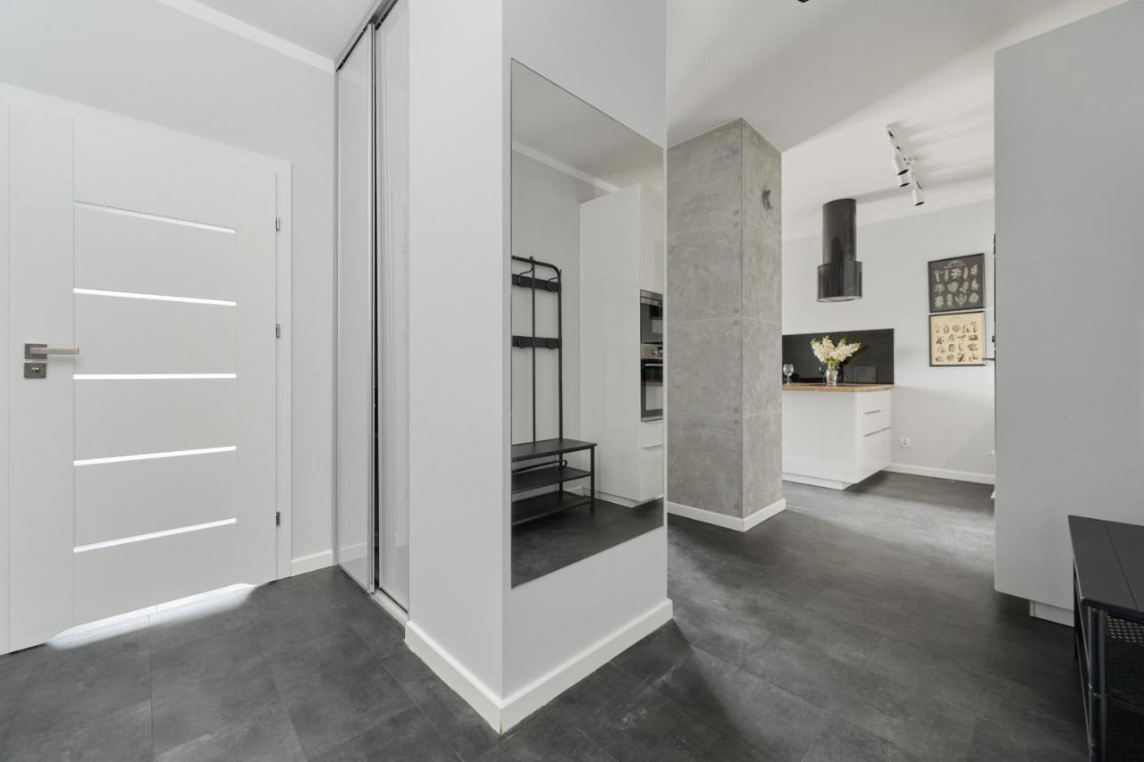 Stylish Kosciuszki Apartaments Near The Market Square With Free Garage Wroclaw By Noclegi Renters Esterno foto