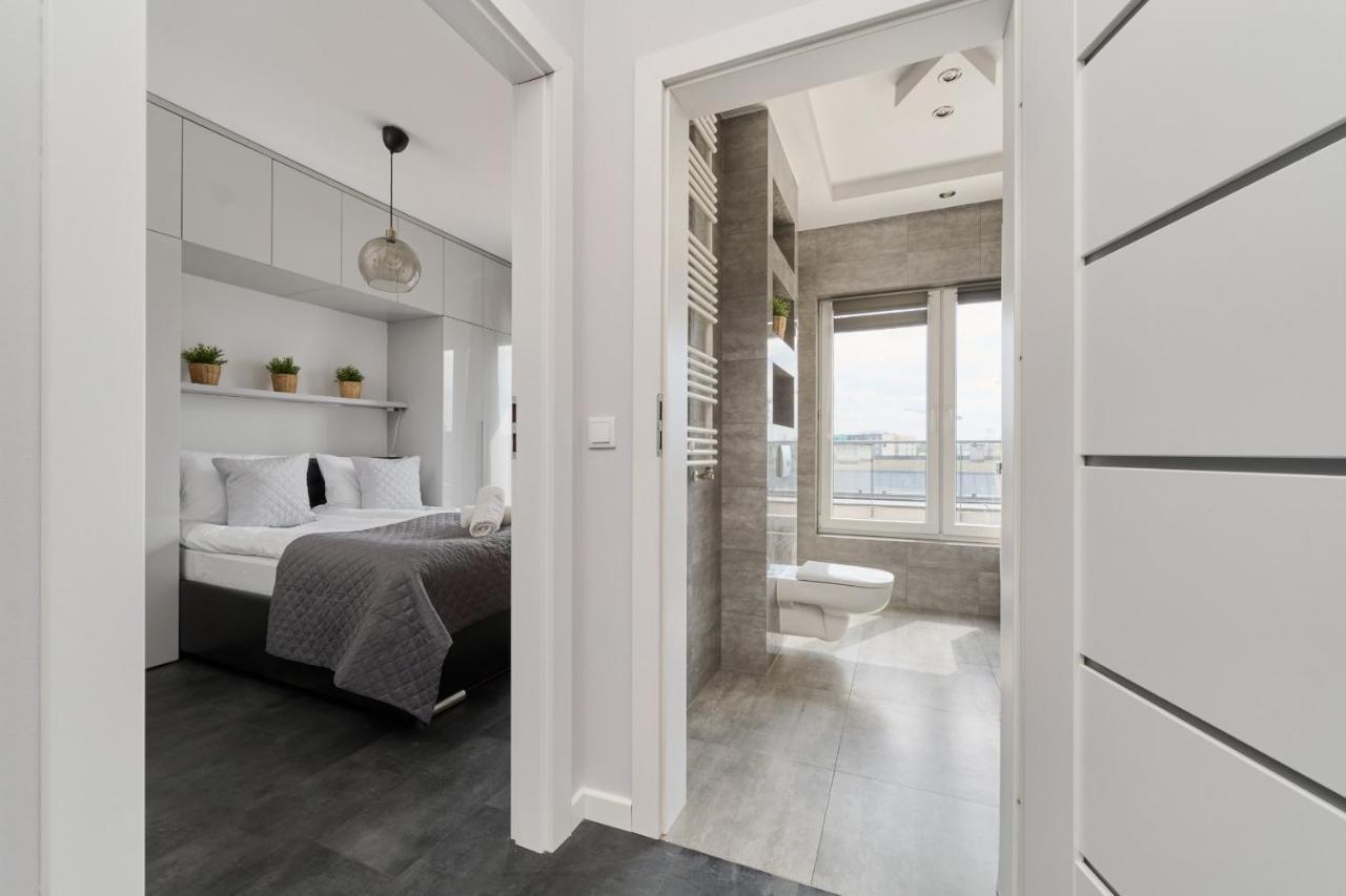 Stylish Kosciuszki Apartaments Near The Market Square With Free Garage Wroclaw By Noclegi Renters Esterno foto