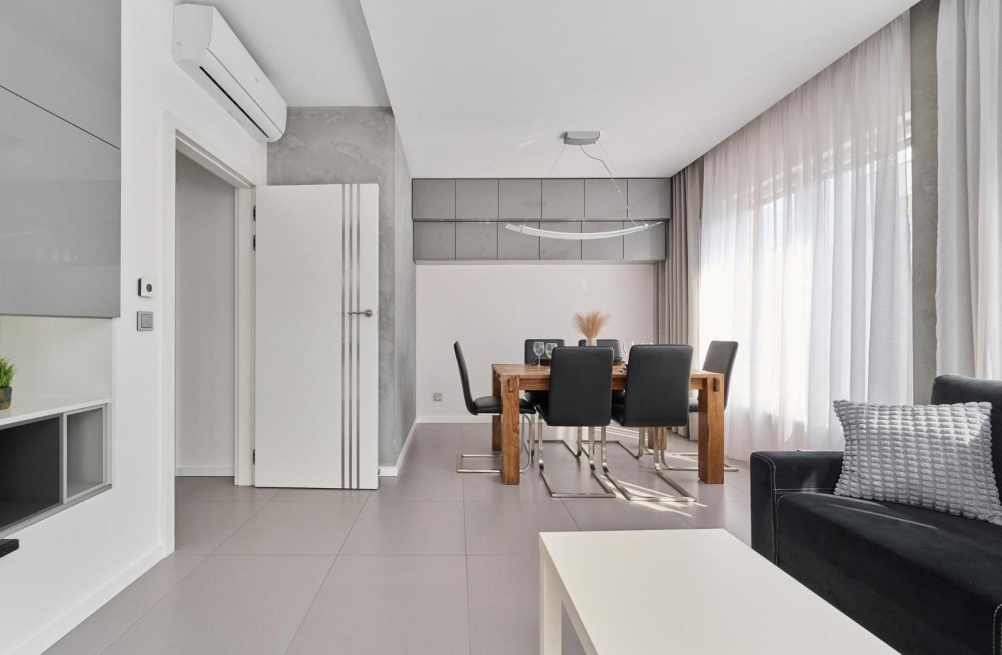 Stylish Kosciuszki Apartaments Near The Market Square With Free Garage Wroclaw By Noclegi Renters Esterno foto