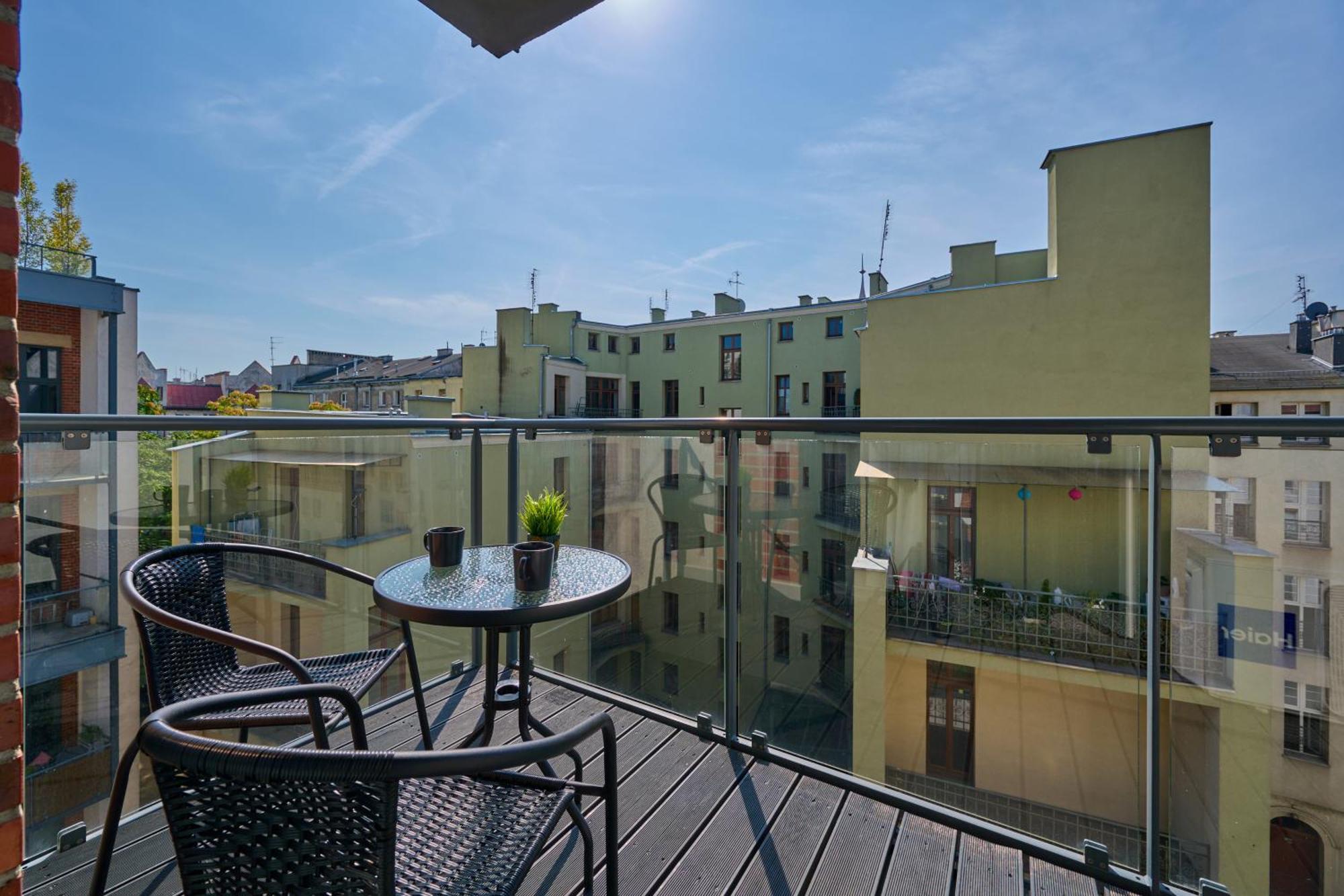 Stylish Kosciuszki Apartaments Near The Market Square With Free Garage Wroclaw By Noclegi Renters Esterno foto