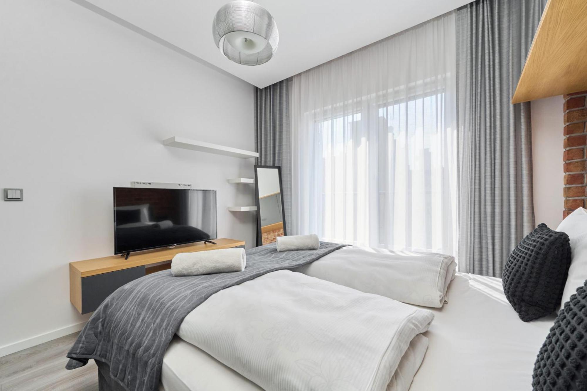 Stylish Kosciuszki Apartaments Near The Market Square With Free Garage Wroclaw By Noclegi Renters Esterno foto