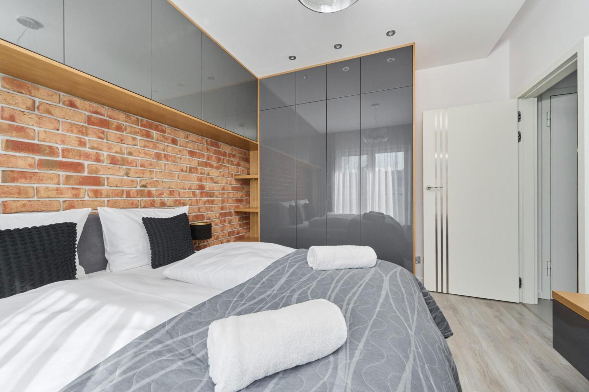 Stylish Kosciuszki Apartaments Near The Market Square With Free Garage Wroclaw By Noclegi Renters Esterno foto