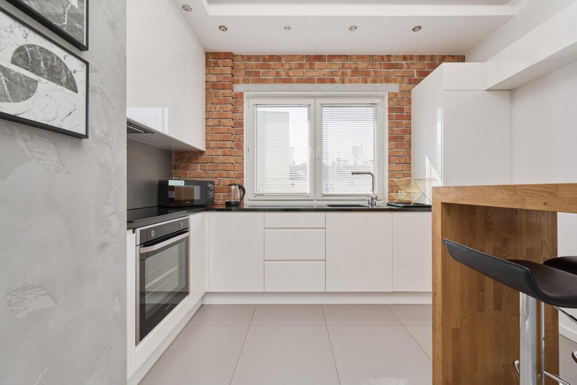 Stylish Kosciuszki Apartaments Near The Market Square With Free Garage Wroclaw By Noclegi Renters Esterno foto