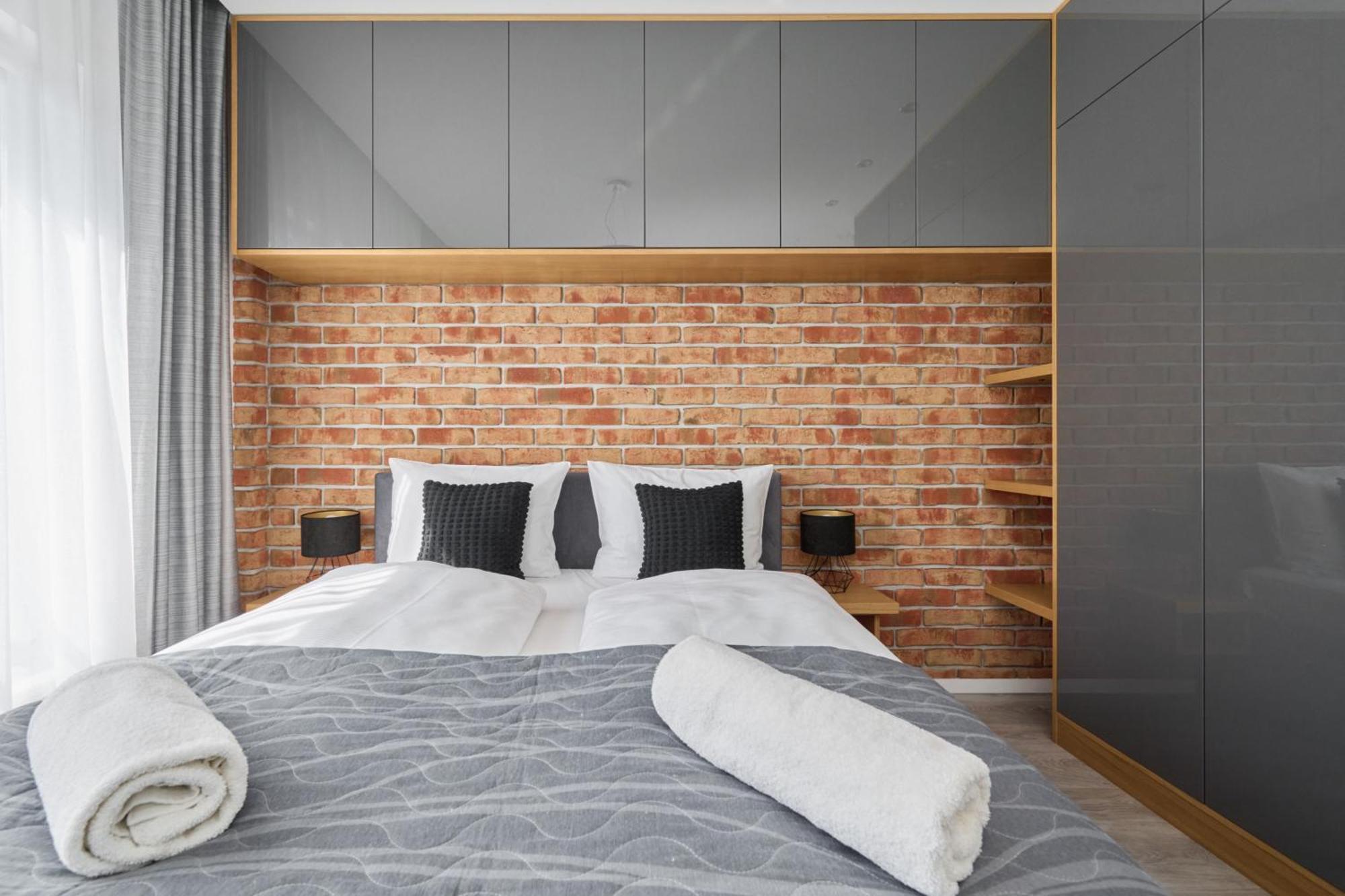 Stylish Kosciuszki Apartaments Near The Market Square With Free Garage Wroclaw By Noclegi Renters Esterno foto