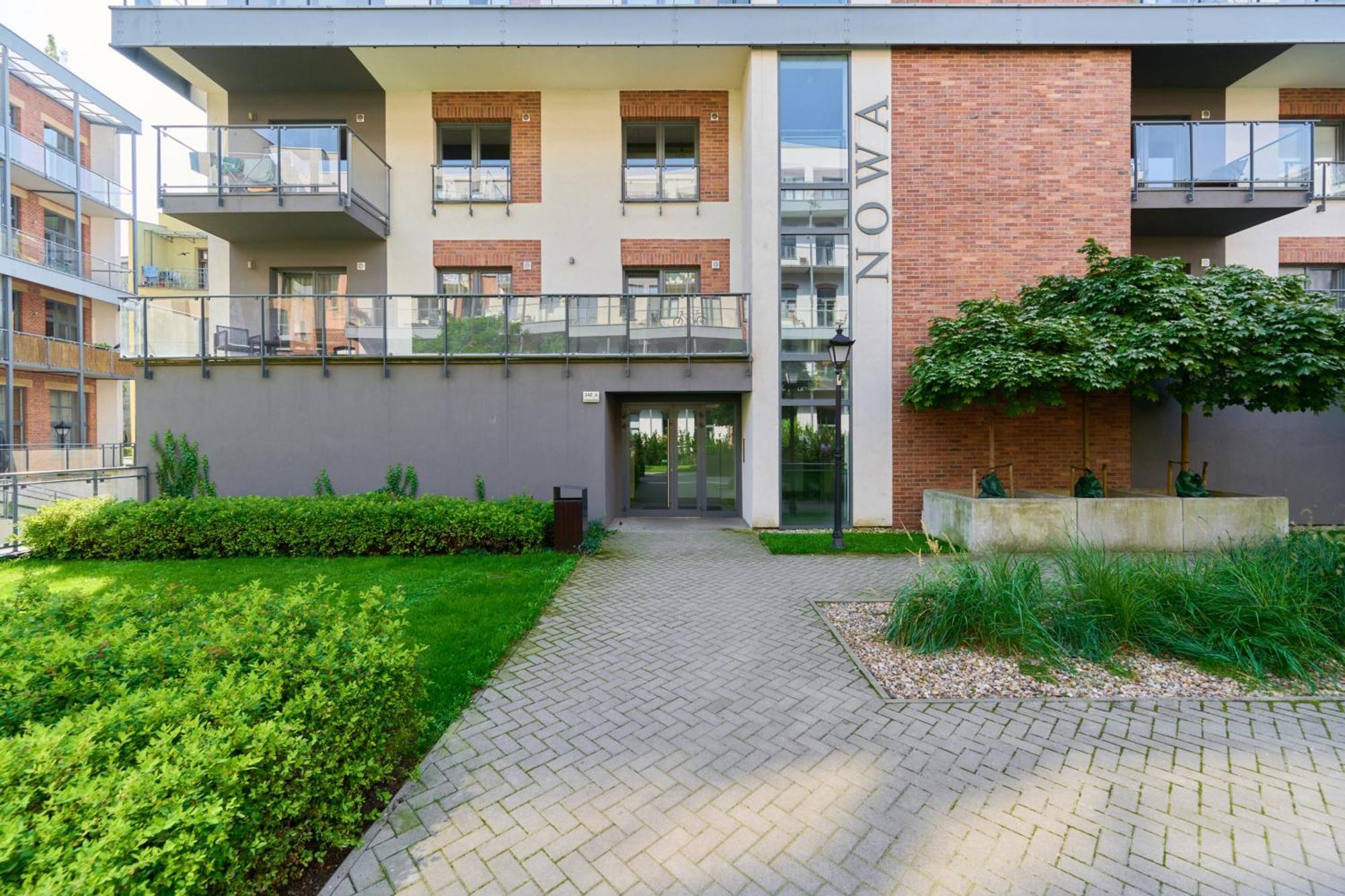Stylish Kosciuszki Apartaments Near The Market Square With Free Garage Wroclaw By Noclegi Renters Esterno foto